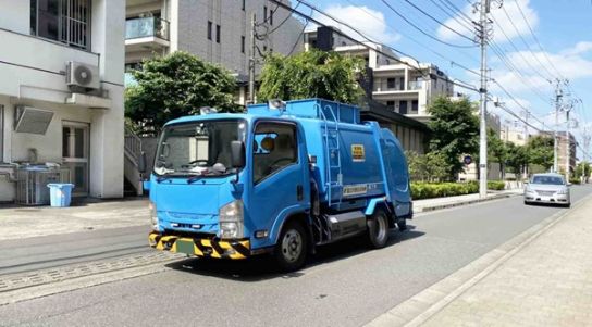 民間の専門業者に回収してもらう